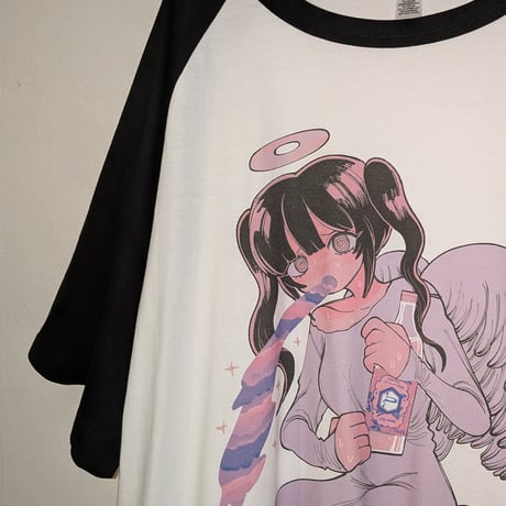 【予約販売】豚箱ゑる子コラボアイテム 『酒乱天使』（エンジェル・オートマタ）ラグランtee
