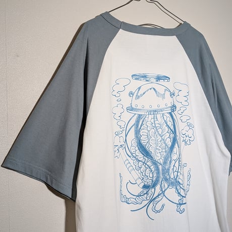 【予約販売】豚箱ゑる子×peequodコラボ「天国海月水煙草店」ラグランT