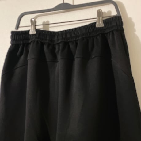 生地良すぎ能面刺繍ワイドハーフパンツ