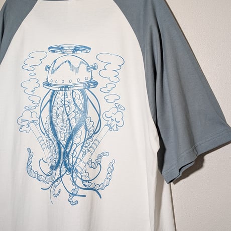 【予約販売】豚箱ゑる子×peequodコラボ「天国海月水煙草店」ラグランT