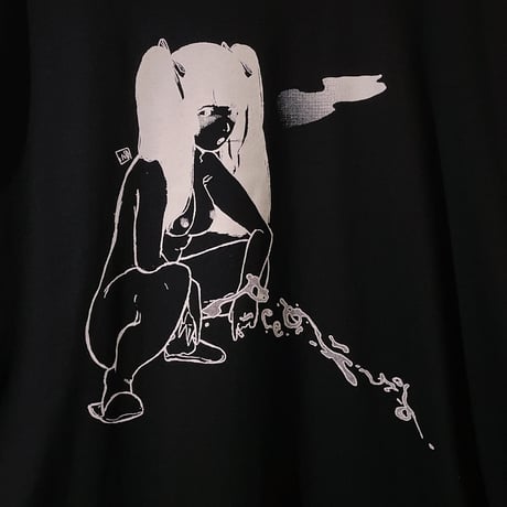 小骨トモ× peequod 放尿少女ビッグシルエットtee