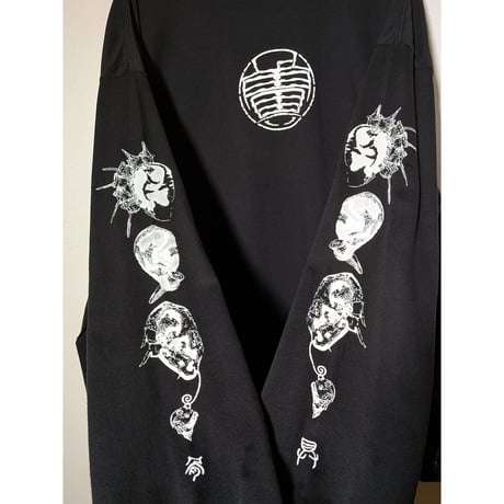 【予約販売】骨具耳装飾ビッグシルエットロンT