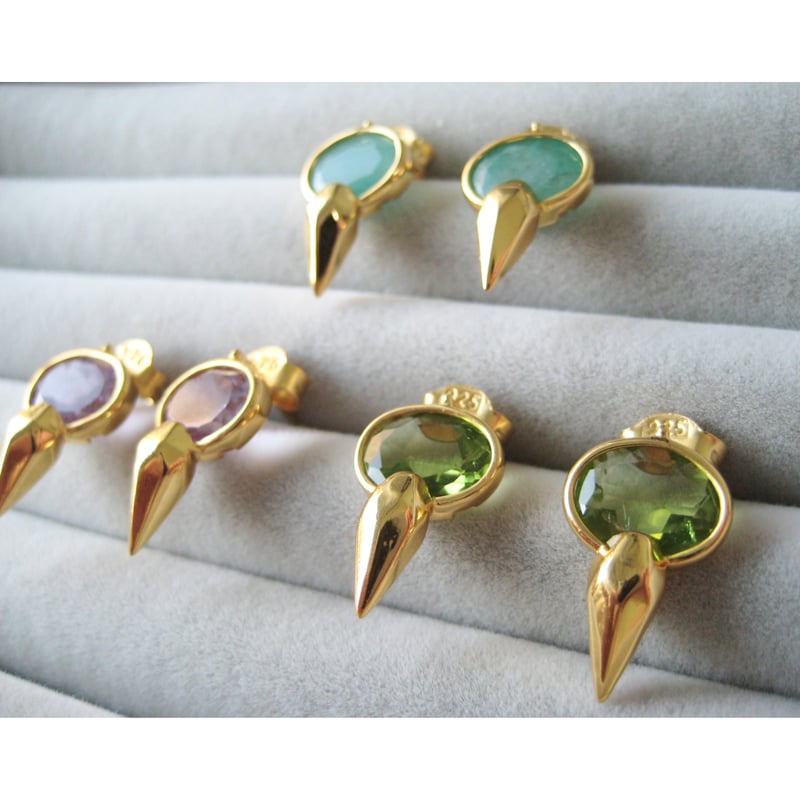 Amrapali【ピアス】ペリドット/PECKピアス | Maharani Garden