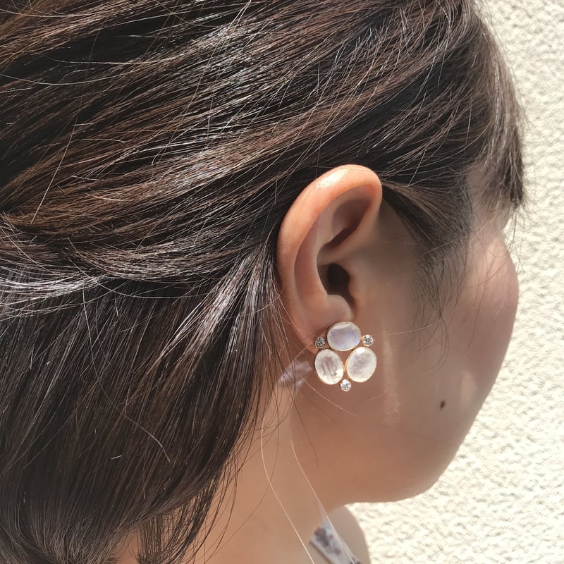 Atelier Mon [ピアス]ムーンストーン×ジルコニア | Maharani Garden