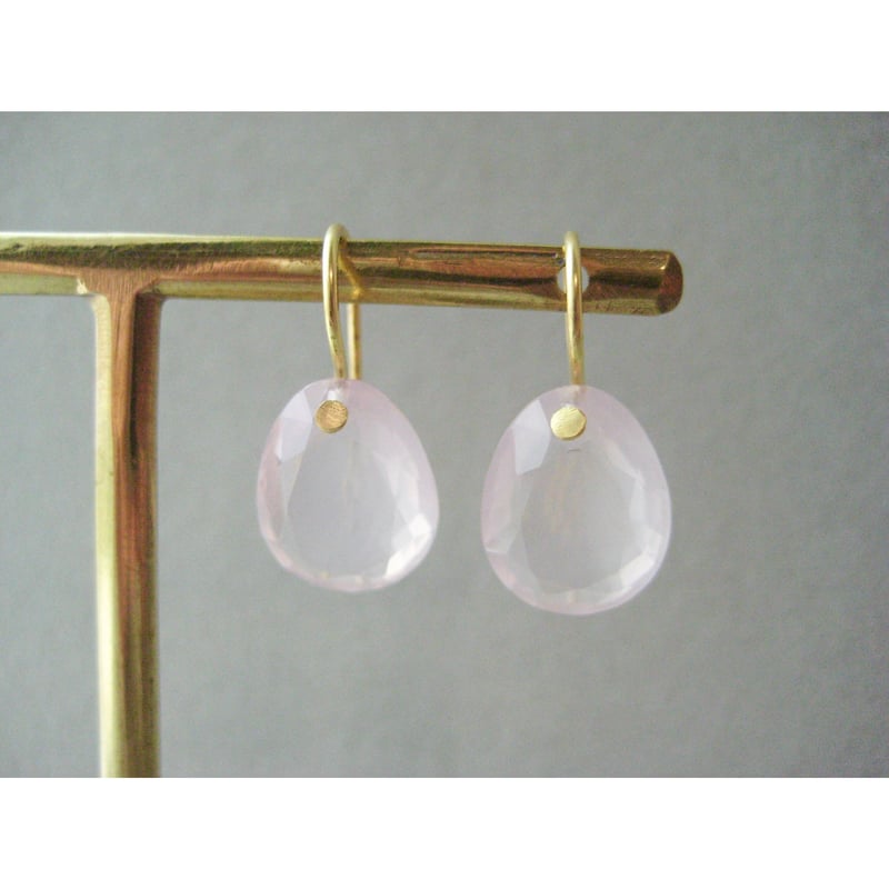 GEM PALACE[ピアス]22K×ローズクォーツ | Maharani Garden