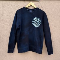 藍染めスウェット左胸に唐松絞り/Indigo dyed sweatshirt with Karamatsu pattern on the left chest
