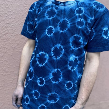 王玉絞り水玉模様藍染めTシャツ　Mサイズ　男女兼用　『一点物』