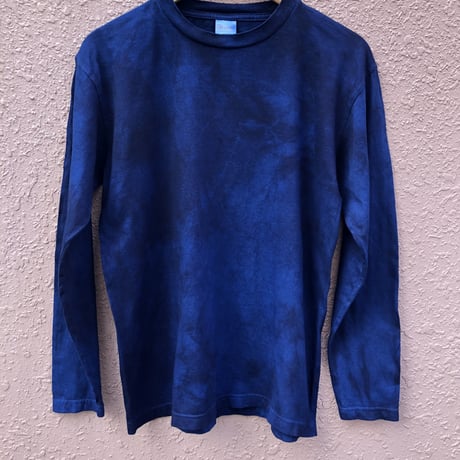 オールシーズンに活躍！藍染めロングスリーブTシャツ 濃淡染め 男女兼用