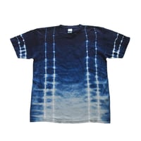 藍染めTシャツ　縦ストライプ絞り模様