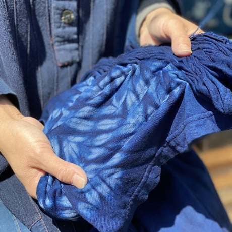 日頃の感謝を込めて大特価！！『一点物』藍染め唐松絞りTシャツ濃淡染め技法 Mサイズ  男女兼用『一点物』