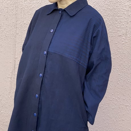 日頃の感謝を込めて大特価！！ジョムトンコットンパッチワークロングブラウスドロップショルダー七分袖 濃紺藍染め 着丈101cm