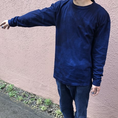 オールシーズンに活躍！藍染めロングスリーブTシャツ 濃淡染め 男女兼用