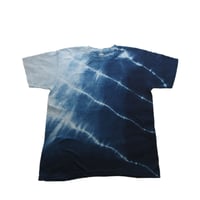 藍染めTシャツ　斜めストライプ絞り模様