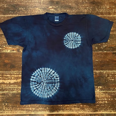 日頃の感謝を込めて大特価！！『一点物』藍染め唐松絞りTシャツ濃淡染め技法 Lサイズ  男女兼用『一点物』