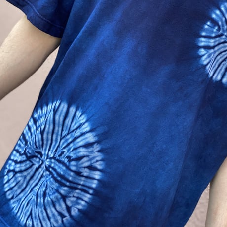 日頃の感謝を込めて大特価！！『一点物』藍染め唐松絞りTシャツ濃淡染め技法 Lサイズ  男女兼用『一点物』