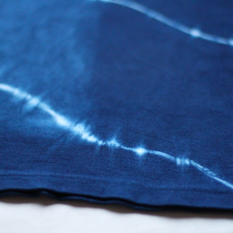 迫力の絞り藍染め布　大 Amazon.co.jp: 手絞り 本藍染め クロス 敷物 覆い物 タペストリー 2m