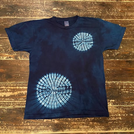 日頃の感謝を込めて大特価！！『一点物』藍染め唐松絞りTシャツ濃淡染め技法 Mサイズ  男女兼用『一点物』