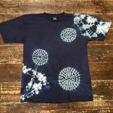 日頃の感謝を込めて大特価！！『一点物』藍染めTシャツ唐松絞りに雲 XLサイズ  男女兼用『一点物』
