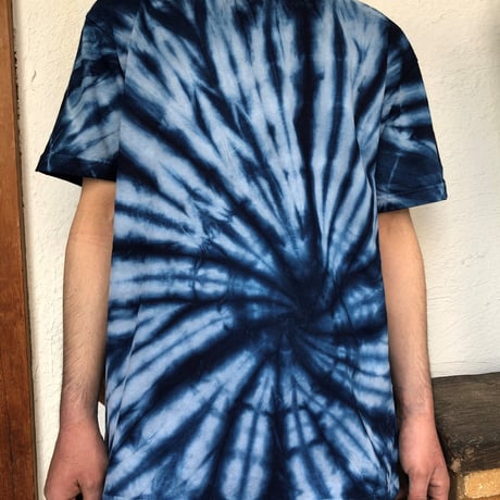 渦絞り模様　藍染めTシャツ