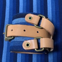 t.n.A.f.tとのコラボ品です！リストバンド！