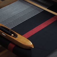 あの生地の端切れを出します。小物作りなんかにも良いですよ！