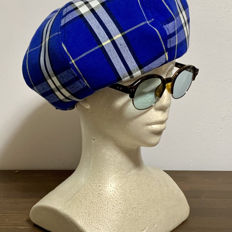 青チェックのベレー帽になります。 | toitofabric