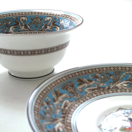 ウェッジウッドWEDGWOOD　フロレンティーンターコイズ　ティーカップ＆ソーサー　ピオ二ーペア（ブランドボックス付き）【御結婚御祝・内祝・新築御祝・還暦御祝・御礼・寿・ギフト包装可能】