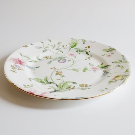 ウエッジウッド　スウィートプラム　プレート２０ｃｍ【御結婚御祝・内祝・新築御祝・還暦御祝・御礼・寿・ギフト包装可能】