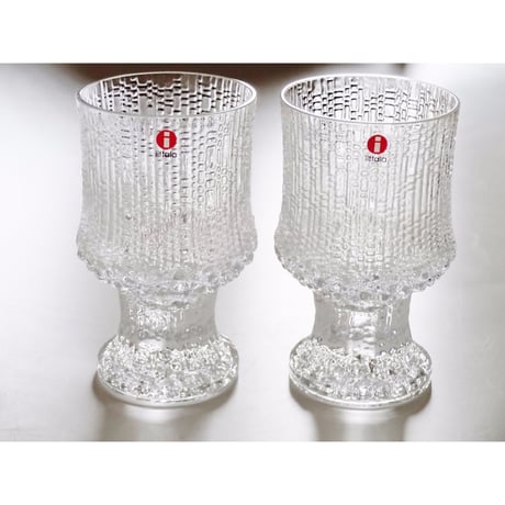 イッタラiittala 　ウルティマツーレ　レッドワイングラス　ペア【御結婚御祝・内祝・新築御祝・還暦御祝・御礼・寿・ギフト包装可能】