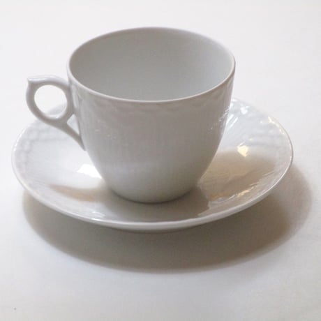ロイヤルコペンハーゲンROYAL COPENHAGEN　ホワイトハーフレース　コーヒーカップ＆ソーサー 2客セット128071【御結婚御祝・内祝・新築御祝・還暦御祝・御礼・寿・ギフト包装可能】