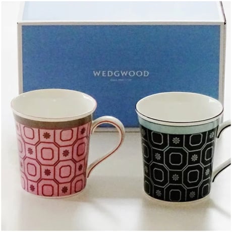 ウェッジウッドWEDGWOOD　パラディオ　マグカップ　ペア　（ブランドボックス付き）【御結婚御祝・内祝・新築御祝・還暦御祝・御礼・寿・ギフト包装可能】