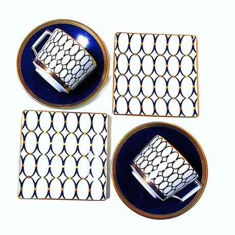 ウェッジウッドWEDGWOOD ルネッサンスゴールド　ティーカップ＆ソーサ、スクエアプレート14センチ　ペア【御結婚御祝・内祝・新築御祝・還暦御祝・御礼・寿・ギフト包装可能】