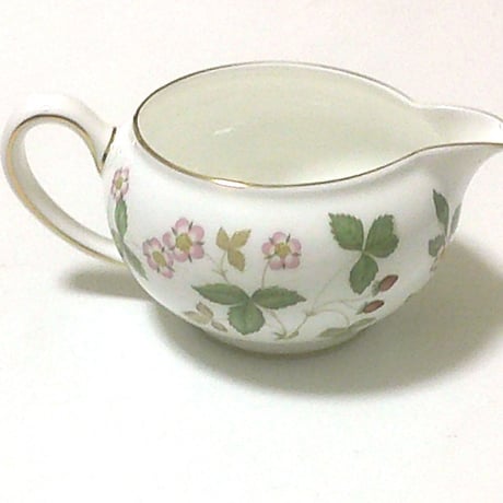 ウェッジウッドWEDGWOOD　ワイルドストロベリー  ティ―ポット、シュガー、クリーマー３点セット【御結婚御祝・内祝・新築御祝・還暦御祝・御礼・寿・ギフト包装可能】