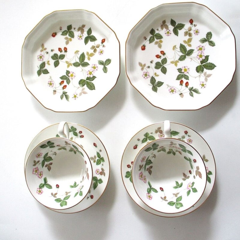 ウェッジウッドWEDGWOOD ワイルドストロベリー オクタゴナルディッシュ