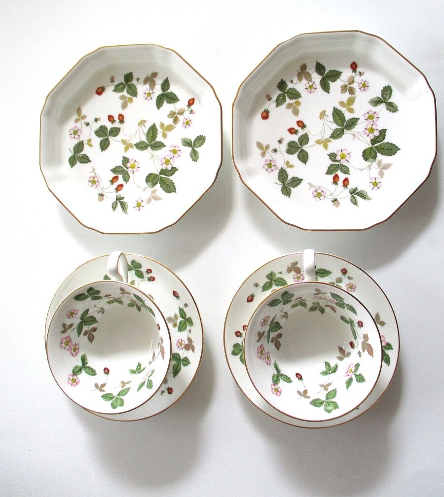 ウェッジウッドWEDGWOOD ワイルドストロベリー オクタゴナルディッシュ