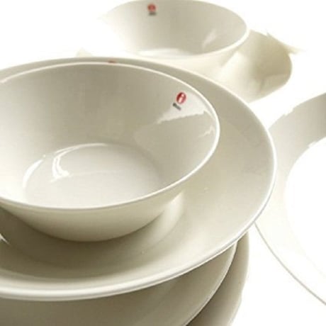 iittala (イッタラ） ティーマ　 スターターセット　ホワイト 8pcs（ブランドボックス付属）【御結婚御祝・内祝・新築御祝・還暦御祝・御礼・寿・ギフト包装可能】