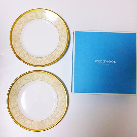ウェッジウッドWEDGWOOD セレスチャルゴールド20センチプレート　アクセント　ペア【ブランド食器】【御結婚御祝・内祝・新築御祝・還暦御祝・御礼・寿・ギフト包装可能】