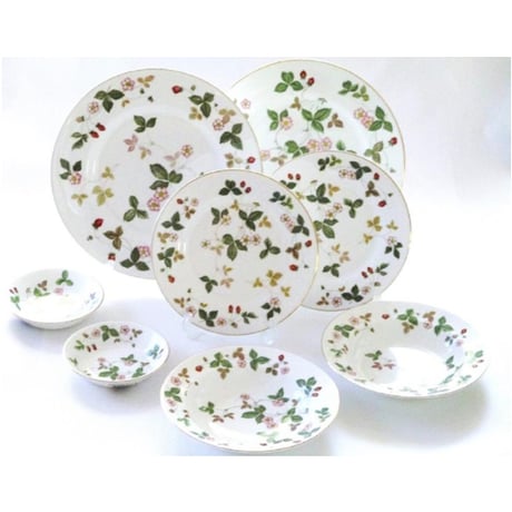 ウェッジウッドWEDGWOOD　ワイルドストロベリー　ディナーセット８ピース【食器セット・ダイニングセット】【ブランド食器】【御結婚御祝・内祝・新築御祝・還暦御祝・御礼・寿・ギフト包装可能】