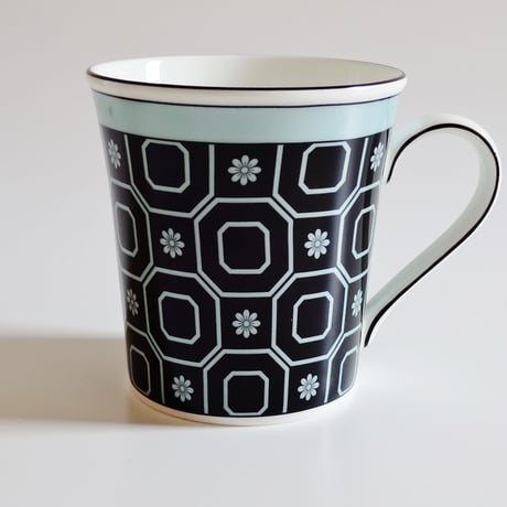 ウェッジウッドWEDGWOOD　パラディオ　マグカップ　ブルー（ブランドボックス付き）【御結婚御祝・内祝・新築御祝・還暦御祝・御礼・寿・ギフト包装可能】