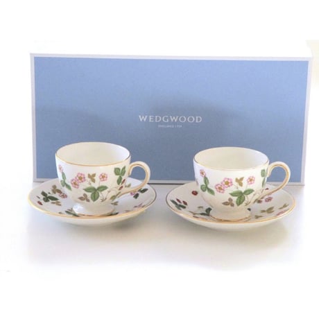 ウェッジウッドWEDGWOOD　ワイルドストロベリー　ティーカップ＆ソーサー　リー　ペア（ペアブランドボックス付き）【兼用カップ】【御結婚御祝・内祝・新築御祝・還暦御祝・御礼・寿・ギフト包装可能】