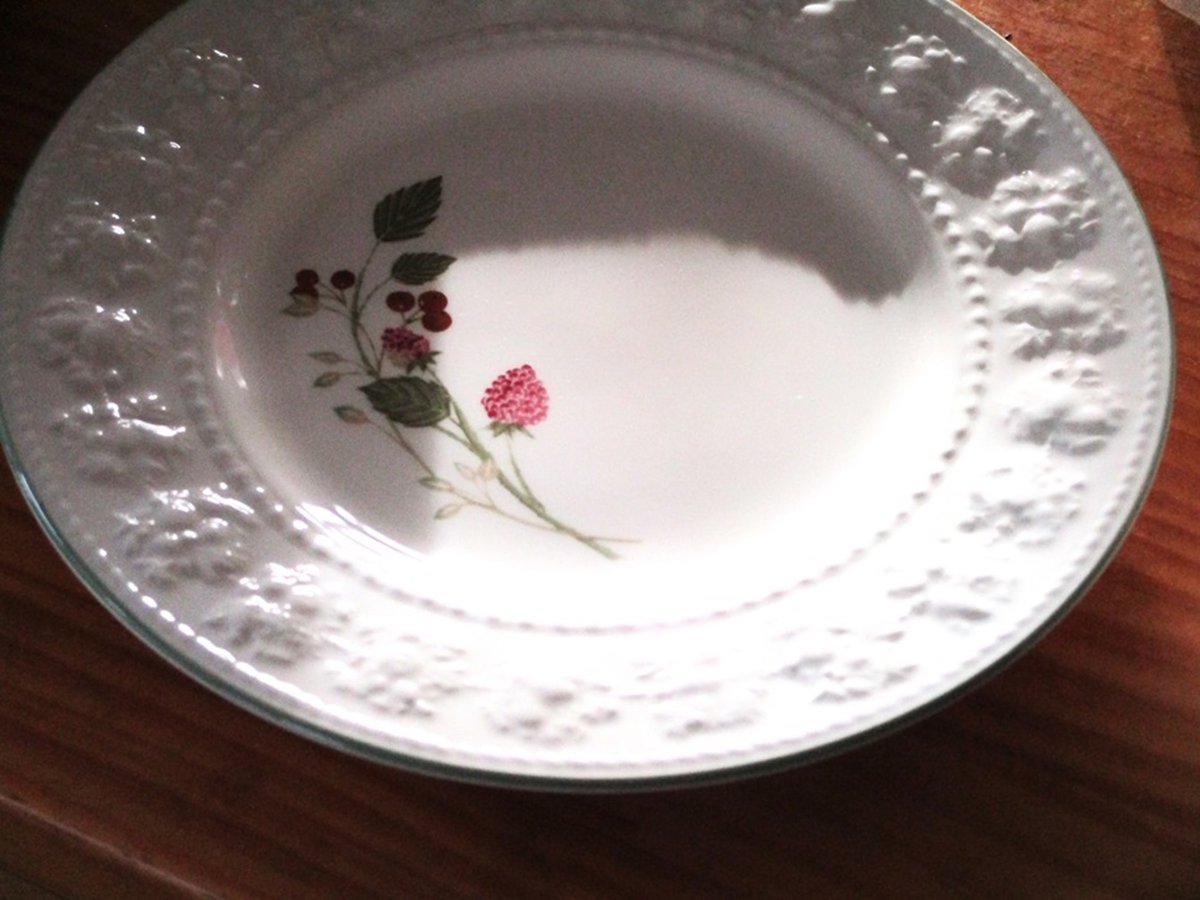 ウェッジウッドWEDGWOOD フェスティビティ スーププレート、フラット