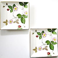 ウェッジウッドWEDGWOOD　ワイルドストロベリー　ギフトスクエアトレイ　ペア【御結婚御祝・内祝・新築御祝・還暦御祝・御礼・寿・ギフト包装可能】
