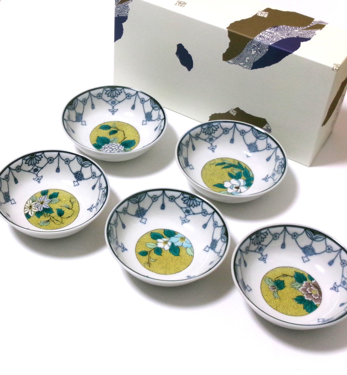 九谷焼 4.5号小鉢揃 瓔珞吉田屋草花/美山窯【和食器 鉢 食器セット