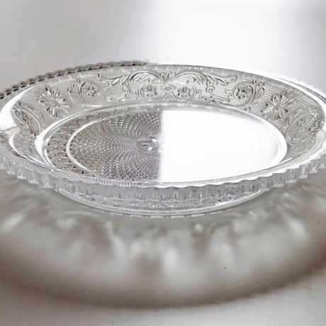 バカラ　アラベスク　プレート１６ｃｍ【御結婚御祝・内祝・新築御祝・還暦御祝・御礼・寿・ギフト包装可能】