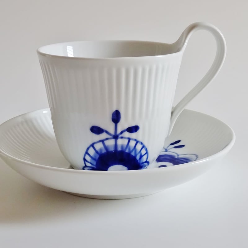 ロイヤルコペンハーゲン ブルーフルーテッドメガ カップ＆ソーサー【御