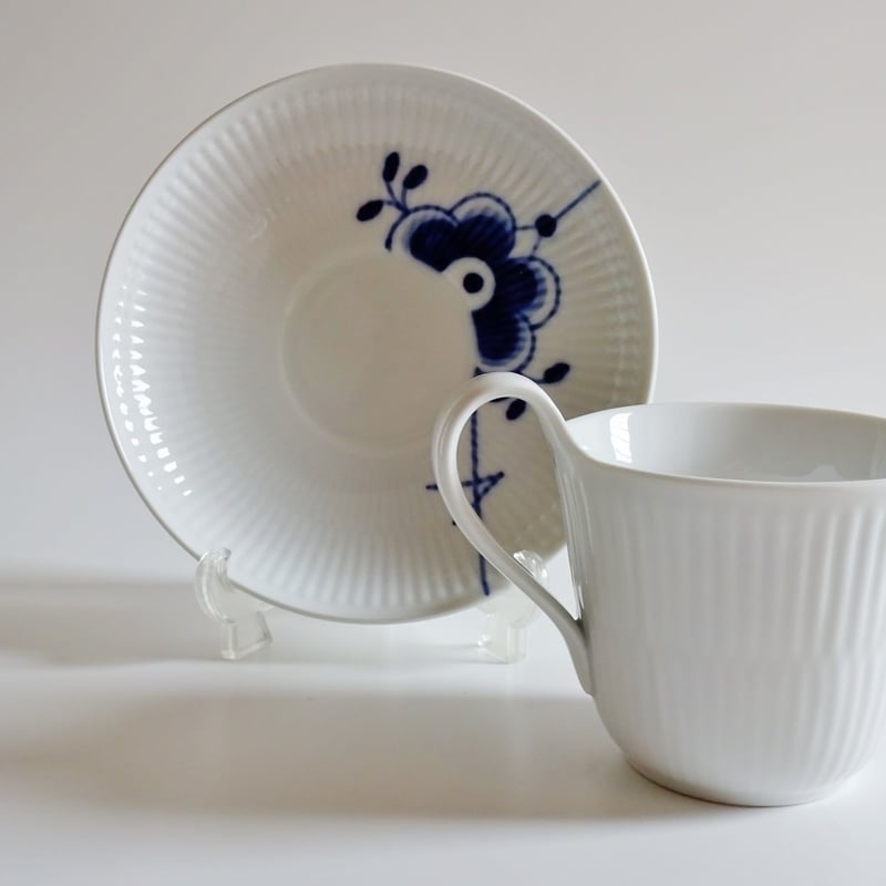 ロイヤルコペンハーゲン ブルーフルーテッドメガ カップ＆ソーサー【御