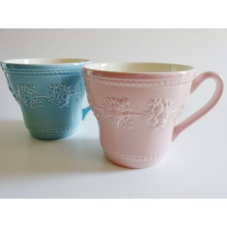 ウエッジウッド　フェスティビティ　ピンク＆ブルー　マグカップペア【御結婚御祝・内祝・新築御祝・還暦御祝・御礼・寿・ギフト包装可能】