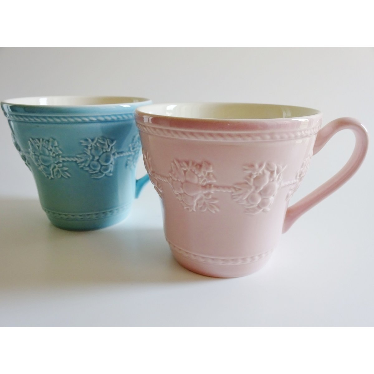 ウエッジウッド フェスティビティ ピンク＆ブルー マグカップペア【御