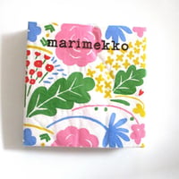 マリメッコmarimekko　ペーパーナプキン804195 ｵﾝﾆ ﾎﾜｲﾄﾛｰｽﾞONNI WHITE ROSE  　33cm　20枚入り