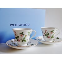 ウエッジウッド　ワイルドストロベリー　カップ&ソーサー　ビクトリア　ペア（ブランドボックス付き）【御結婚御祝・内祝・新築御祝・還暦御祝・御礼・寿・ギフト包装可能】